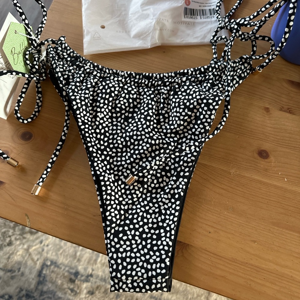 BuffBunny Sun Kissed bikini bottom, black bossy print